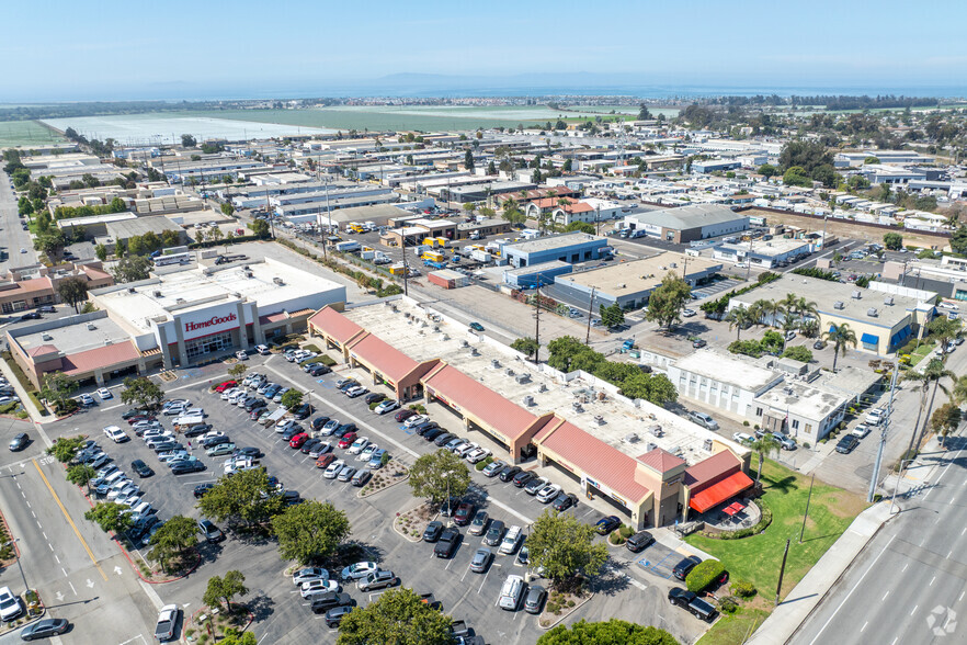 More Photos Of 4020 E Main St, Ventura General Retail For Lease