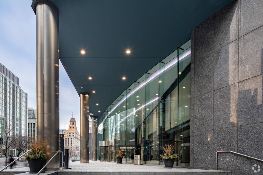 More Photos Of 150 York St, Toronto Office For Lease