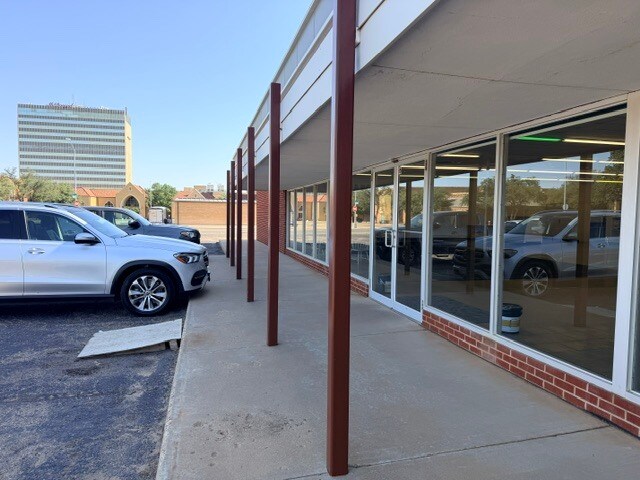 More Photos Of 1415 Avenue N, Lubbock Freestanding For Sale