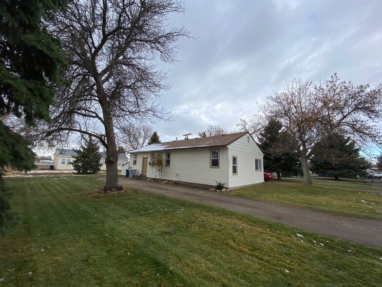 More Photos Of 910 E 9th N, Mountain Home Apartments For Sale