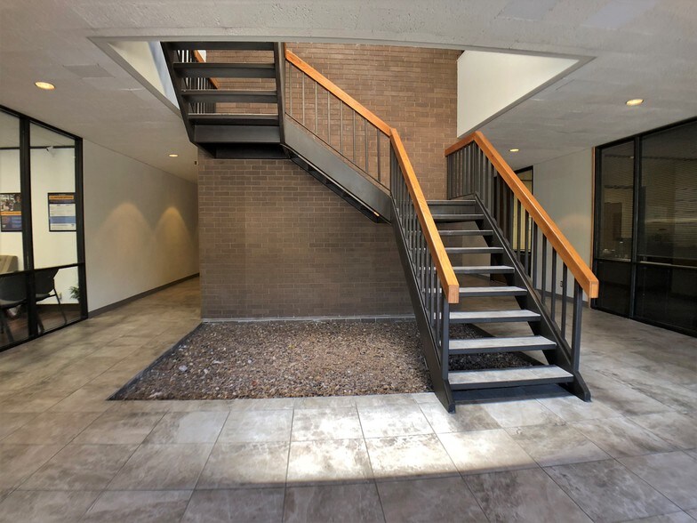 More Photos Of 1733 Briarcrest Dr, Bryan Office For Lease