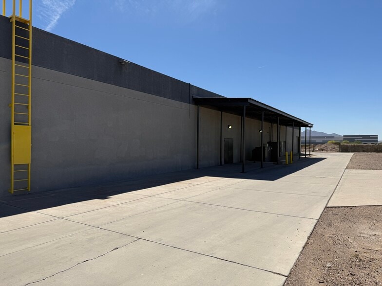 More Photos Of 1300 S Litchfield Rd, Goodyear Unknown For Lease