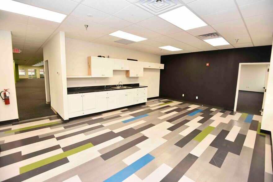 More Photos Of 2699 Lee Rd, Winter Park Office For Lease