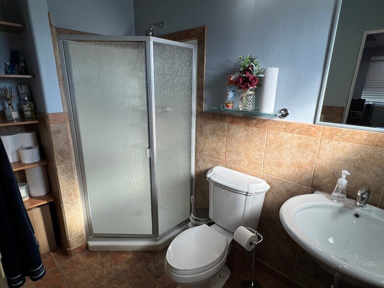 More Photos Of 16448 N 40th St, Phoenix Loft Creative Space For Sale