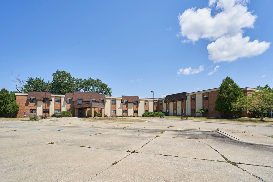 More Photos Of 16231 Broadway Ave, Maple Heights Assisted Living For Lease