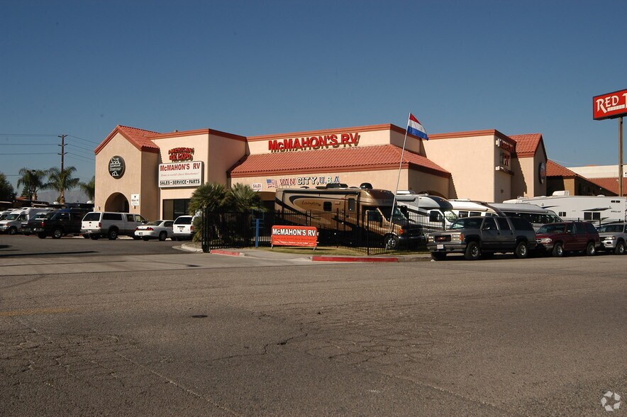 More Photos Of 1313 Rv Center Dr, Colton Auto Dealership For Lease