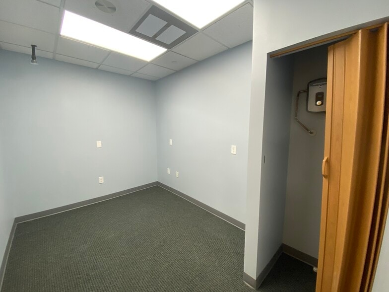 More Photos Of 1010 Kennedy Dr, Key West Medical For Sale