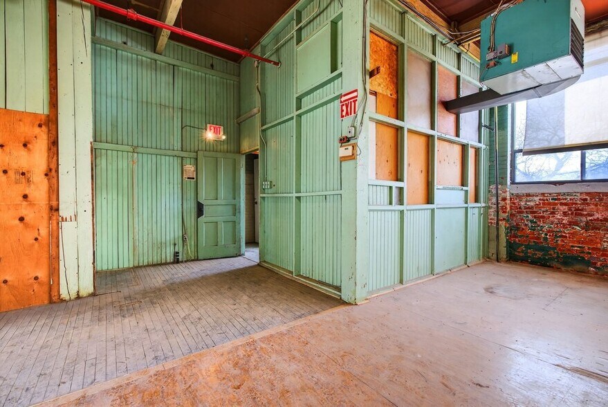 Primary Photo Of 144-150 Chatham St, Hamilton Manufacturing For Lease