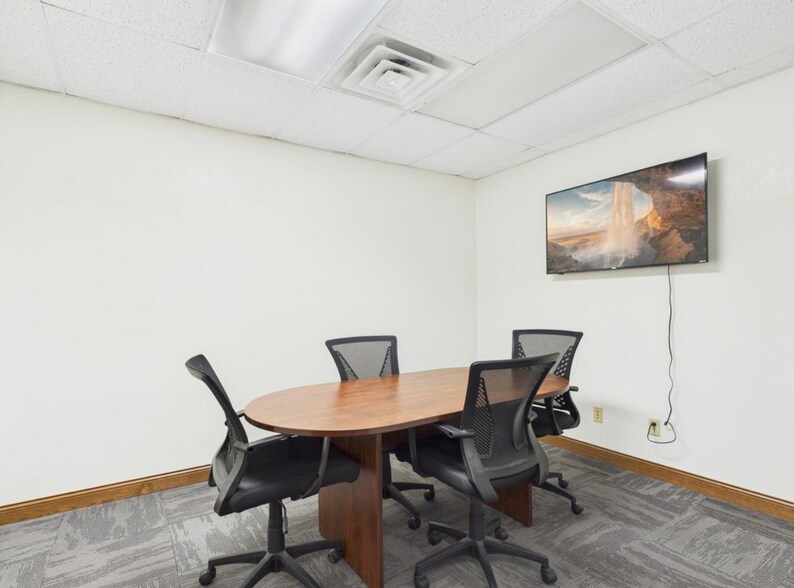 More Photos Of 415 W Wisconsin Ave, Appleton General Retail For Sale