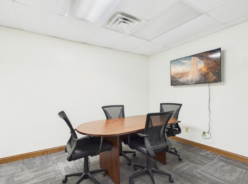 More Photos Of 415 W Wisconsin Ave, Appleton General Retail For Sale