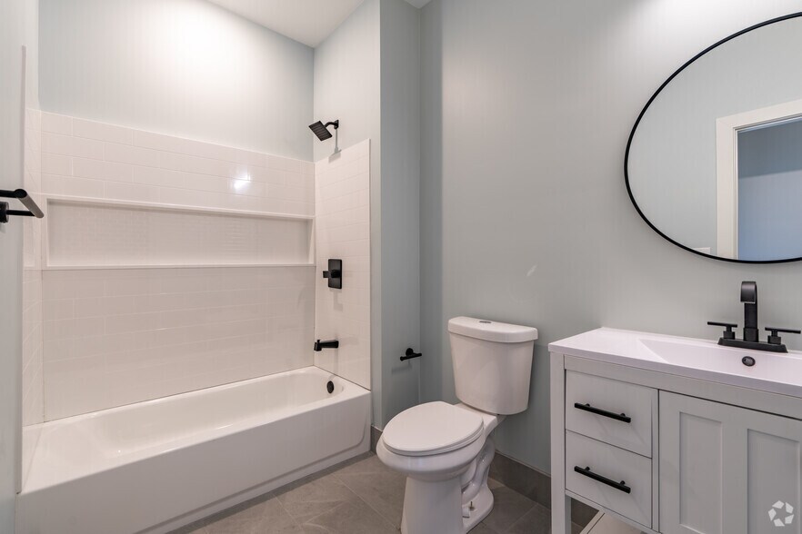 More Photos Of 628 Madison Ave, Memphis Apartments For Lease