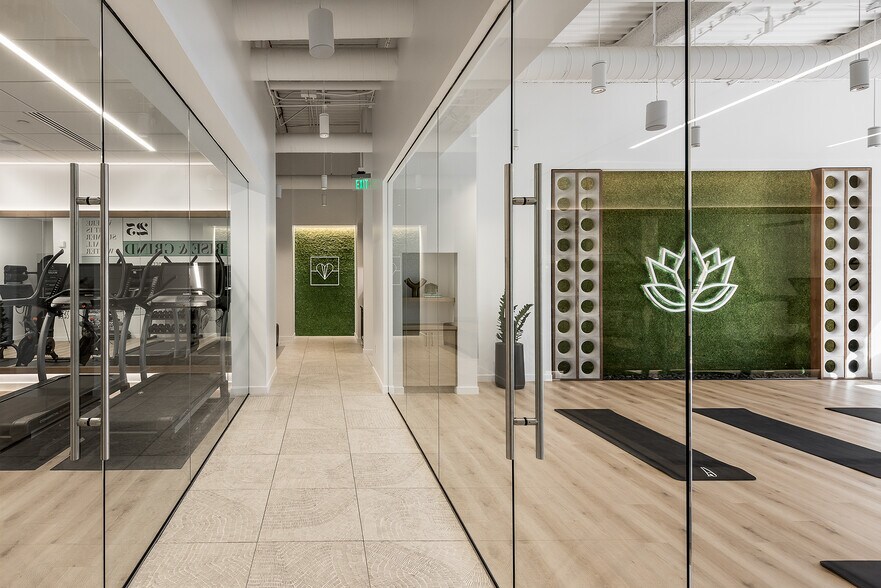 More Photos Of 25 S Arizona Pl, Chandler Office For Lease