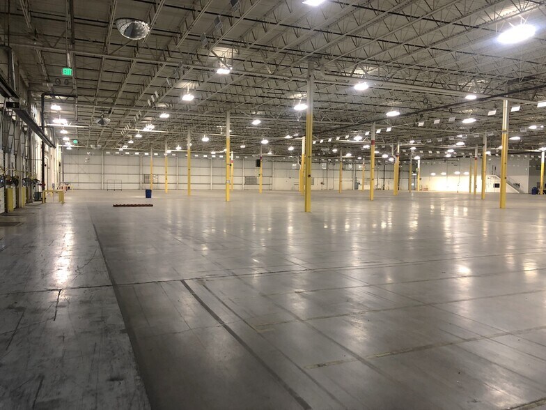 More Photos Of 2000 Cane Creek Pky, Ringgold Manufacturing For Sale