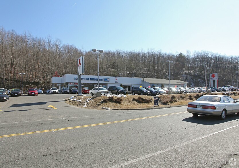 More Photos Of 2160 Straits Tpke, Middlebury Auto Dealership For Lease