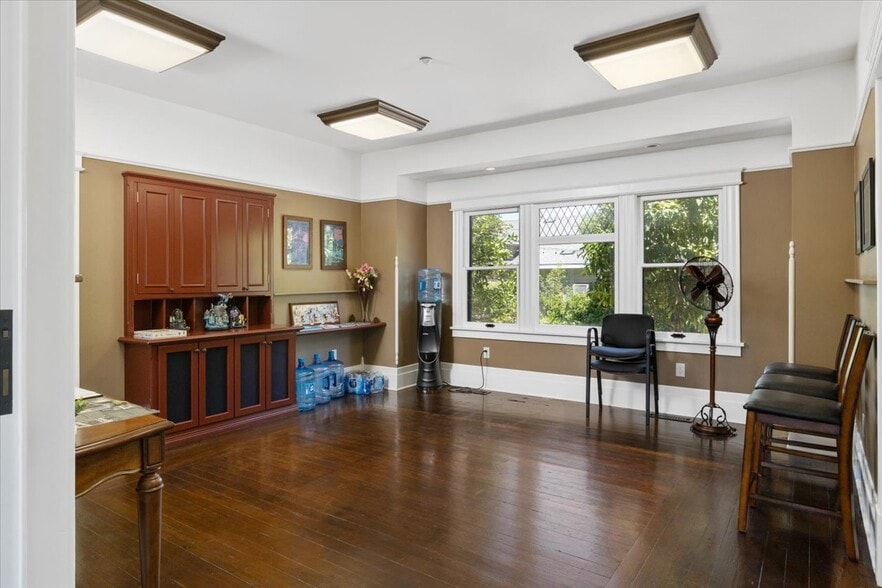 More Photos Of 136-140 W 3rd Ave, Escondido Office For Sale