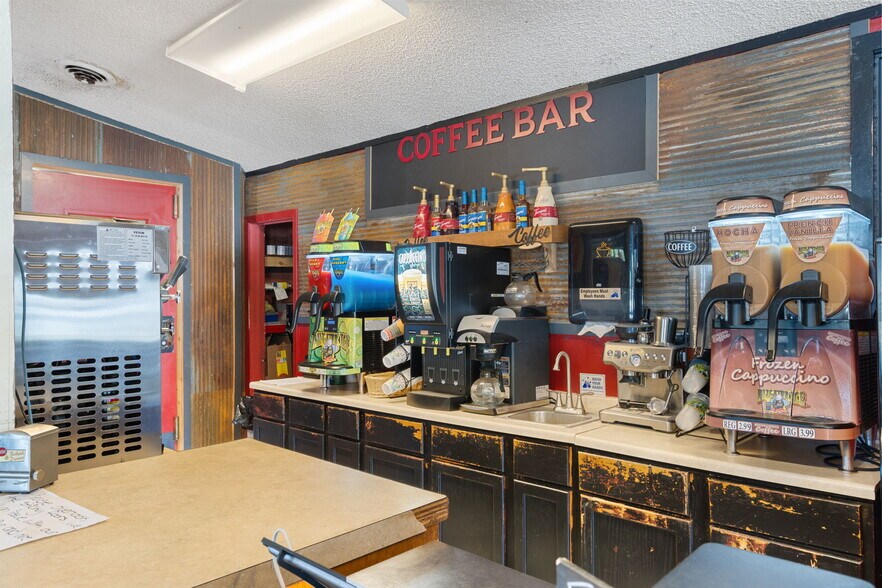 More Photos Of 7930 E State Highway 76, Kirbyville Specialty For Sale