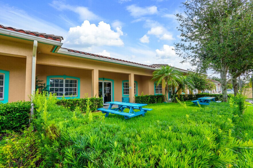More Photos Of 1405 SE Goldtree Dr, Port Saint Lucie Medical For Lease