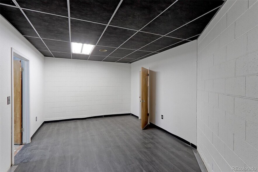 More Photos Of 602 Cedar St, Hudson Restaurant For Sale