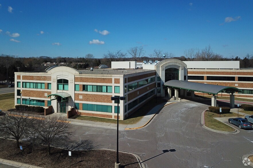 More Photos Of 6770 Dixie Hwy, Village of Clarkston Medical For Lease