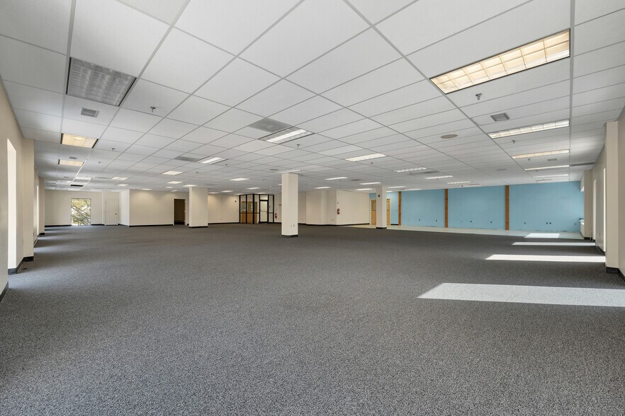 More Photos Of 41 Simon St, Nashua Flex For Lease