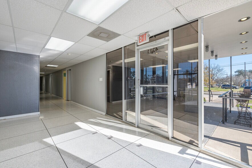 More Photos Of 4211 Video St, Dickinson Office For Sale