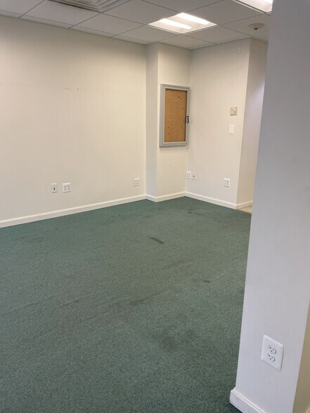 More Photos Of 2800 Bladensburg Rd NE, Washington Office For Sale