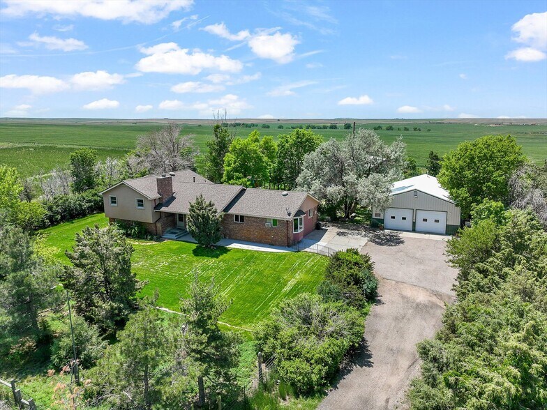 More Photos Of 1335 S Kio St, Watkins Veterinarian Kennel For Sale