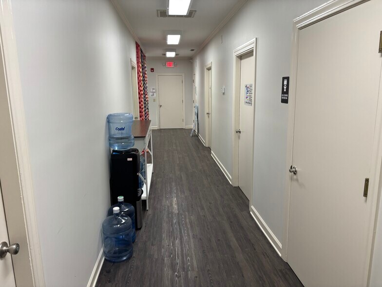 More Photos Of 30 Pointe Cir, Greenville Medical For Lease