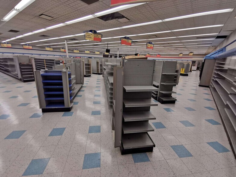 More Photos Of 1709 Liberty St, Erie Drugstore For Lease