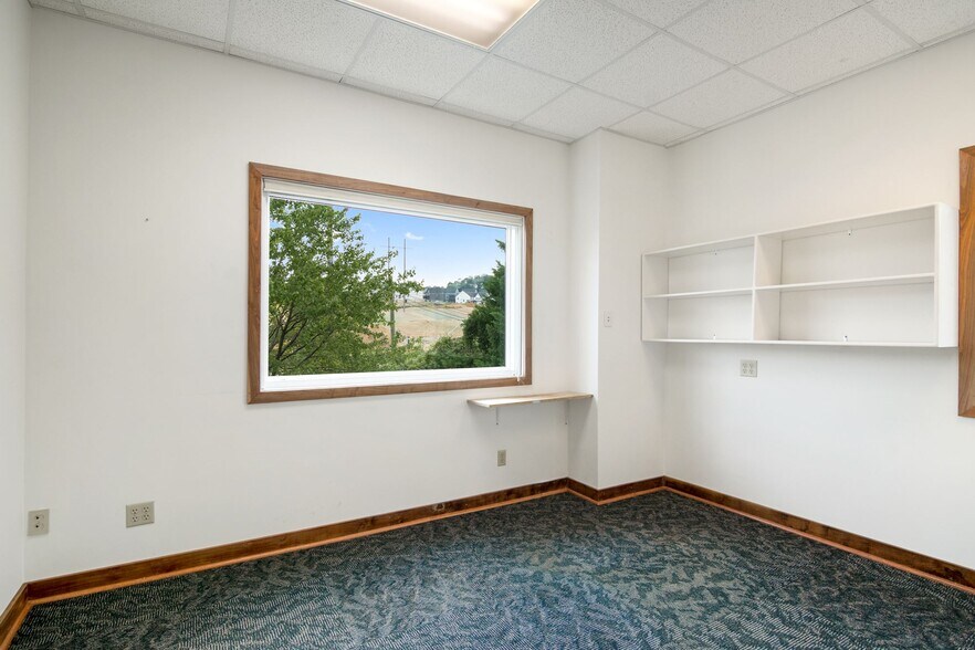 More Photos Of 1329 Alum Spring Rd, Fredericksburg Office For Lease