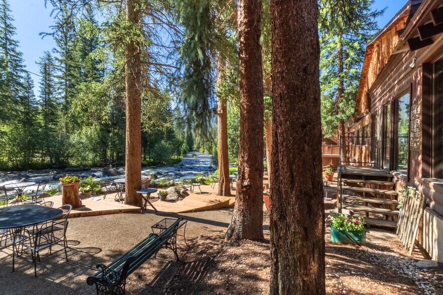 More Photos Of 210 Rapids Ln, Grand Lake Restaurant For Sale