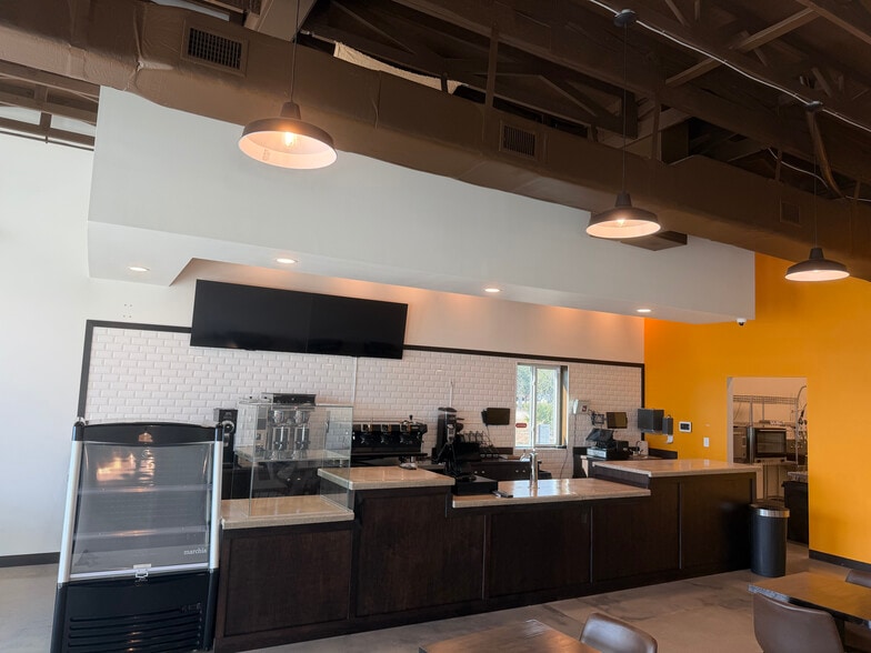 More Photos Of 19580 Cochran Blvd, Port Charlotte Freestanding For Lease