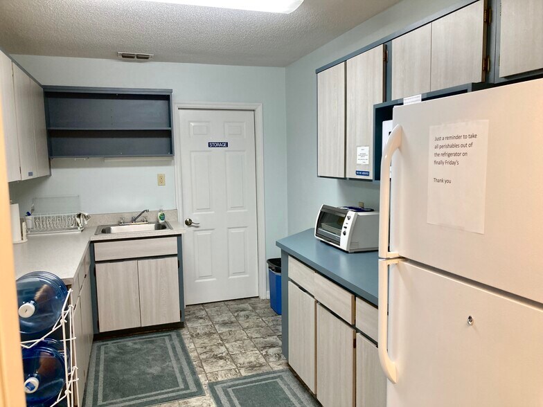 More Photos Of 435 S Ridgewood Ave, Daytona Beach Office For Sale