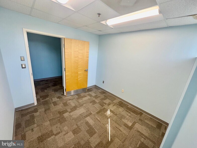 More Photos Of 1201 Pemberton Dr, Salisbury Medical For Lease