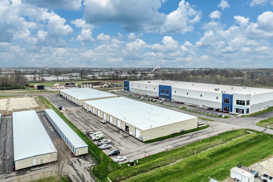 More Photos Of 1661-1677 Taylor Rd, Gahanna Flex For Lease