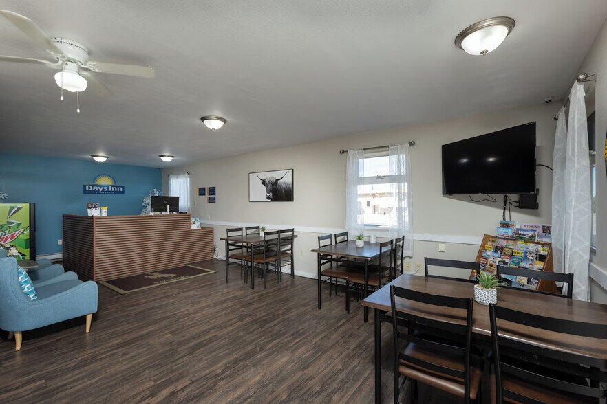 More Photos Of 109 16th St, Wheatland Hotel For Sale