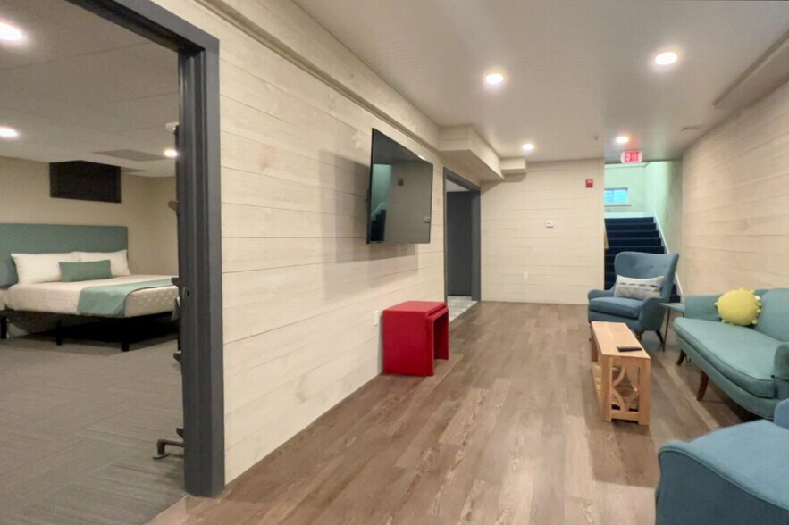 More Photos Of 156 Teaticket Hwy, Falmouth Freestanding For Sale