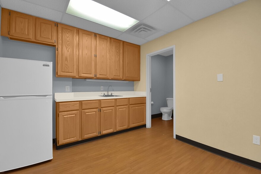 More Photos Of 660 Cooper Rd, Westerville Medical For Sale