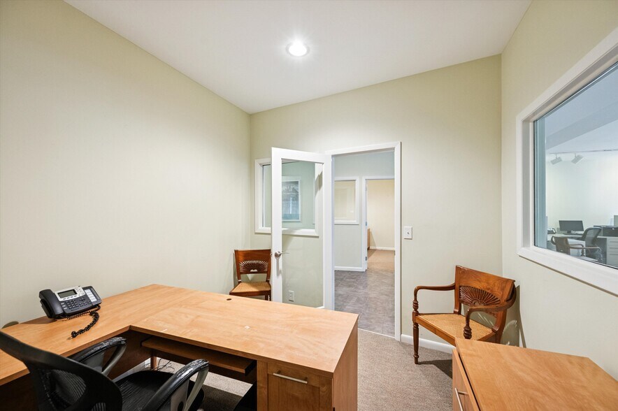 More Photos Of 28 Cameron St, Southampton Freestanding For Sale