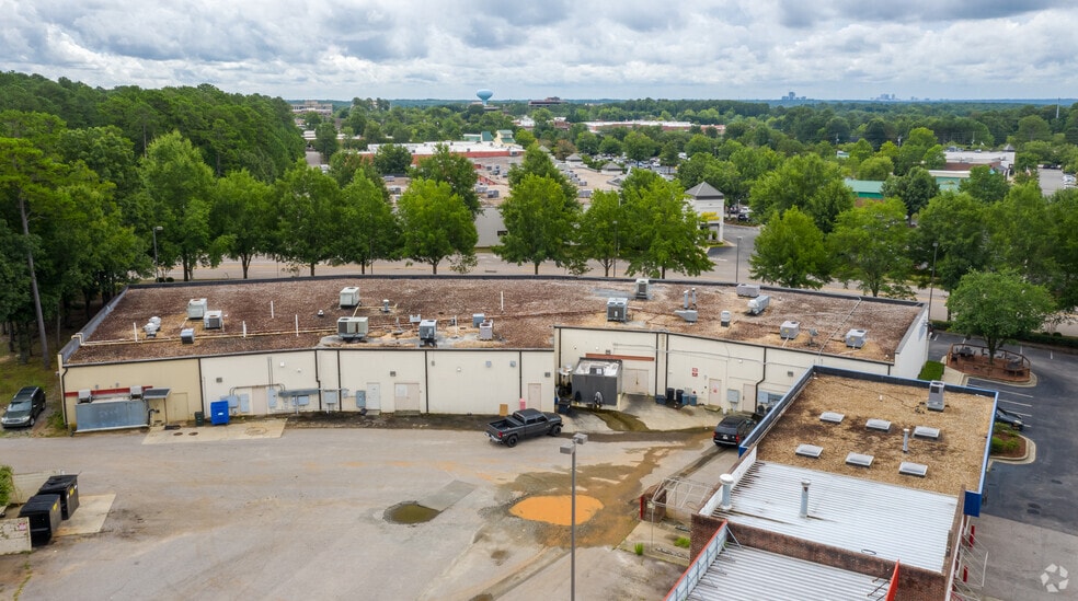 More Photos Of 8801 Lead Mine Rd, Raleigh Storefront For Lease