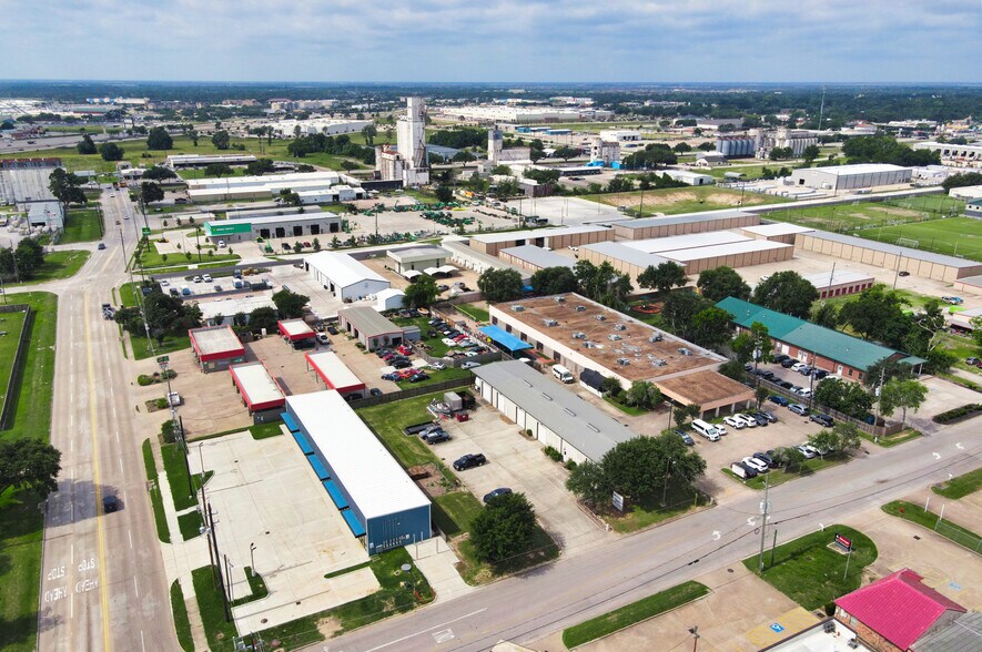 More Photos Of 5305 5th St, Katy Industrial For Sale