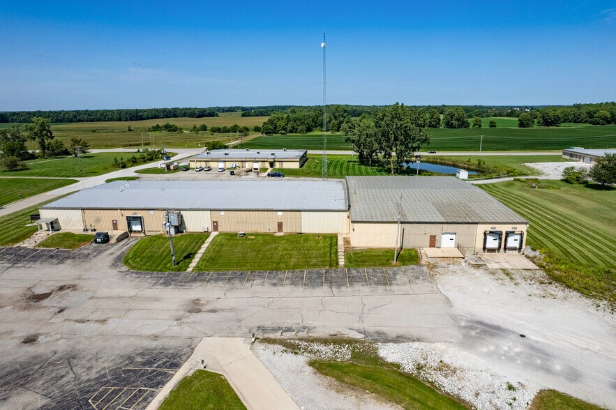 Primary Photo Of 6886 N CR 400 E, Kendallville Distribution For Lease