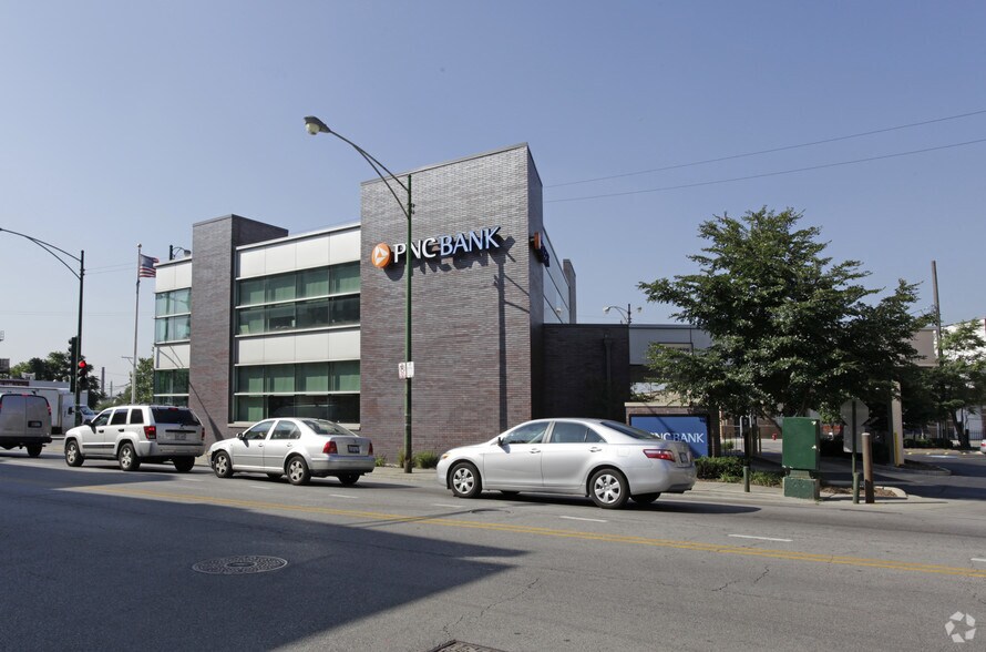 More Photos Of 1640 W Fullerton Ave, Chicago Bank For Lease