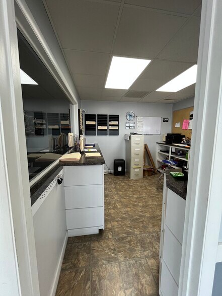 More Photos Of 3504 S Thompson St, Springdale Freestanding For Sale