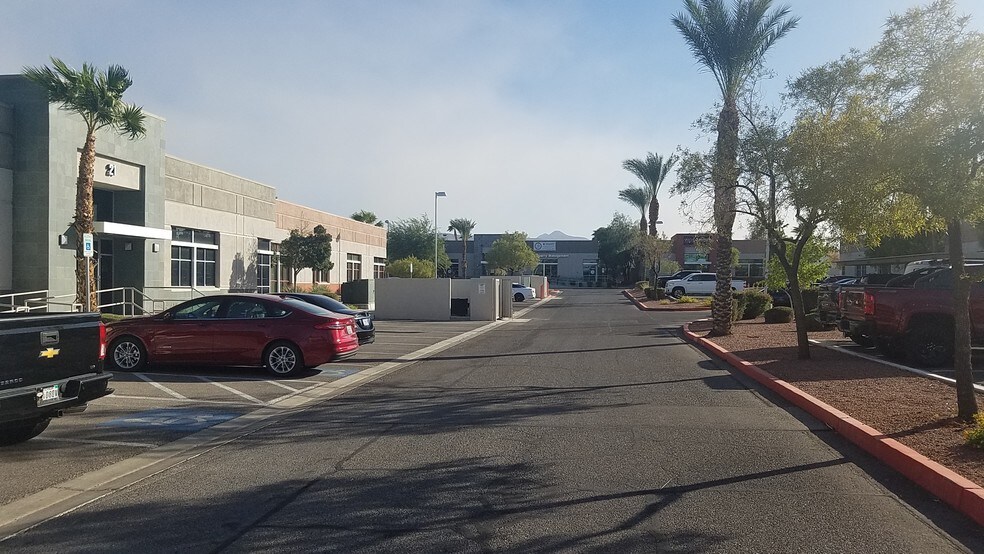 More Photos Of 375 N Stephanie St, Henderson Office For Lease