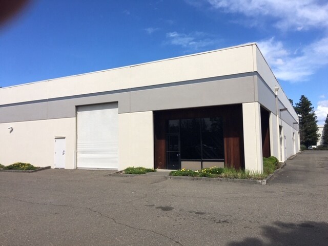 More Photos Of 3130 Regional Pky, Santa Rosa Manufacturing For Lease