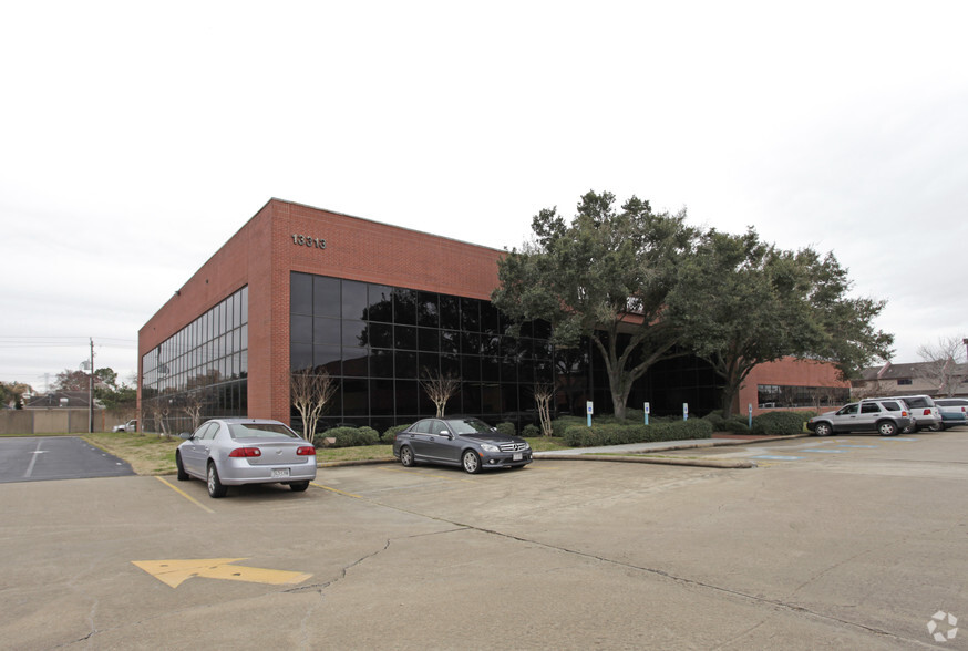 Primary Photo Of 13313 Southwest Fwy, Sugar Land Office For Lease