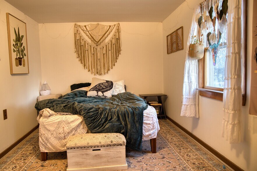 More Photos Of 24 Pleasant St, Conway Office For Sale