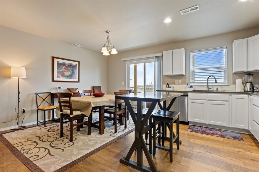 More Photos Of 2729 W Marina Dr, Moses Lake Apartments For Sale