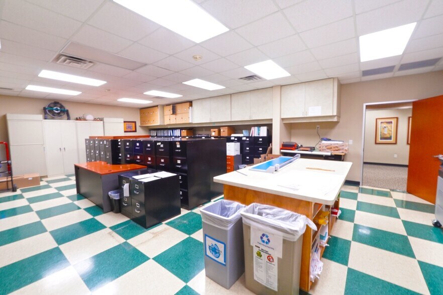 More Photos Of 12940 Country, San Antonio Office For Sale